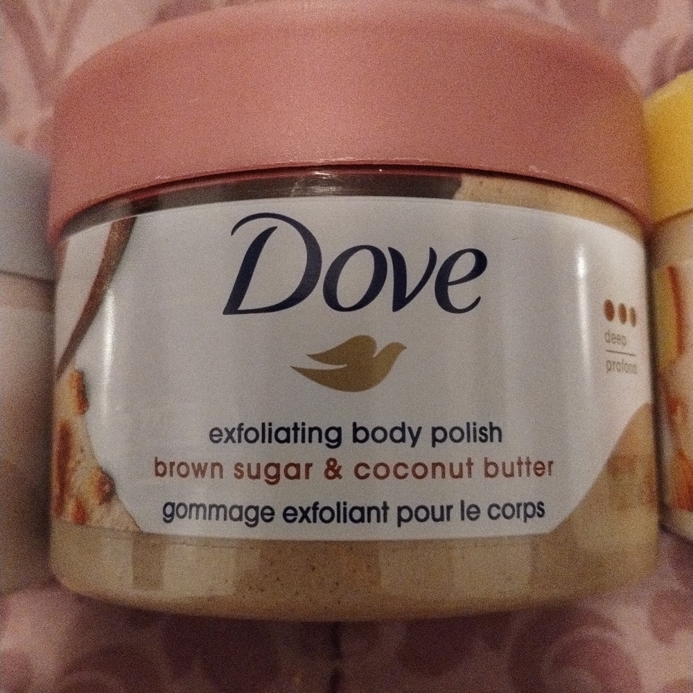 Dove Body Scrub - Picture 3 of 4